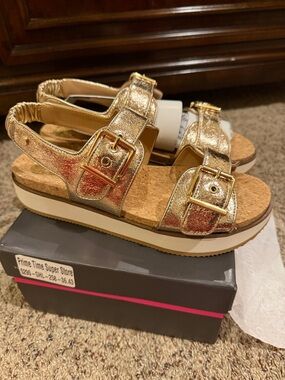 New Vince Camuto Gold Platform Sandals Women Size 9.5 M Slip on SlingBack